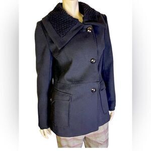 Beautiful Tahari Double-Breasted Coat Worn Twice Excellent Condition Size 6